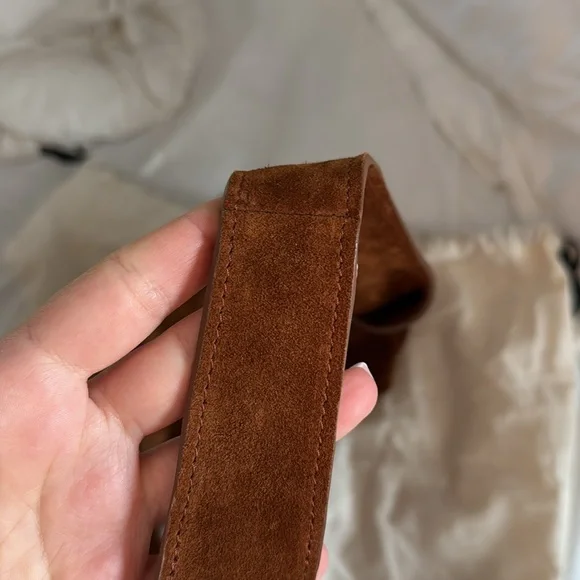 Brand new QUINCE Italian Suede Slouchy Shoulder Bag - Picture 4 of 5